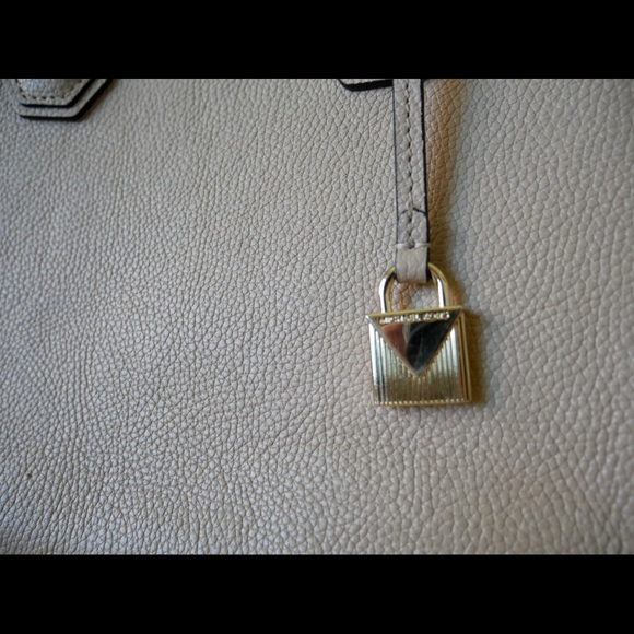 Michael Kors Mercer 2Way Handbag - Picture 13 of 14